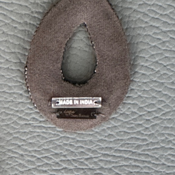 DEEPA BY DEEPA GURNANI GRAY SEQUINED HANGING PIERCED TEARDROP EARRINGS INDIA - Picture 9 of 9